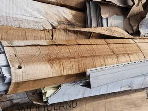 lot 84 image: Pallet vinyl siding
