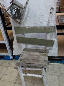 lot 4 image: Outdoor Log Chair with Bird House 4...