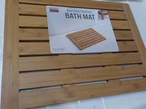 lot 26 image: Seville Bamboo Slatted Bath Mat 18 ...