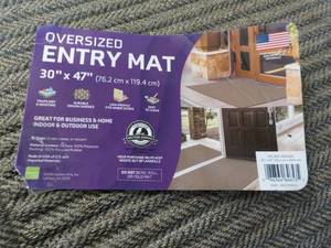 lot 33 image: Oversized Entry Mat 30 x 47...