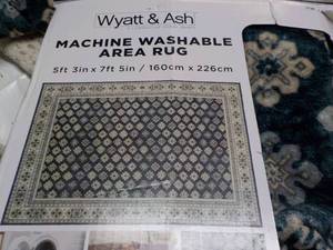lot 45 image: Wyatt and Ash Machine Washable 5 ft...