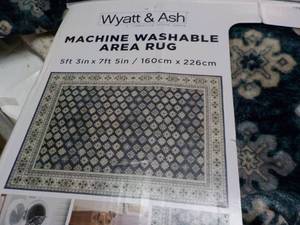 lot 46 image: Wyatt and Ash Machine Washable 5 ft...