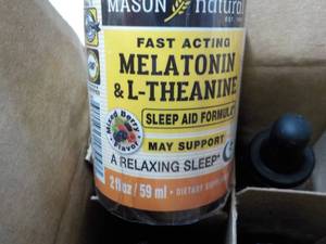 lot 145 image: Mason Natural Melatonin and L-thean...