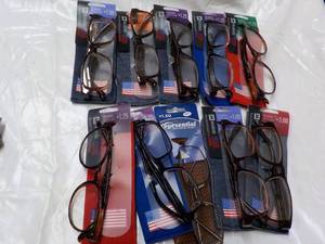 lot 157 image: 10 pair Readers Glasses - various s...