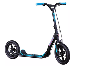 lot 698 image: Razor Flashback Kick Scooter