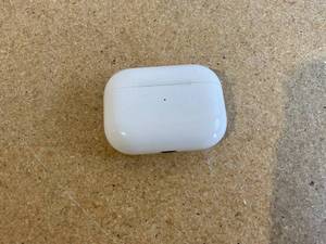 lot 47 image: AirPods Pro (1st Generation)