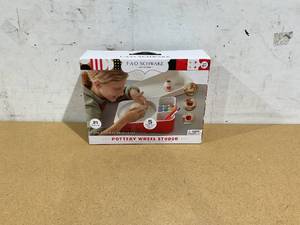 lot 425 image: FAO Schwarz Pottery Wheel Studio All-In-One Sculpting Workstation