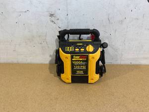 lot 453 image: Everstart Maxx 1000-Amp Jump Starter & Air Compressor