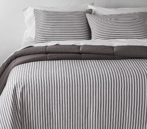 lot 393 image: Heavyweight Linen Blend Comforter Casaluna