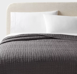 lot 402 image: TENCEL Quilt - Threshold King Size