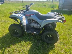 lot 6 image: YAMAHA GRIZZLY FOUR WHEELER