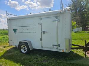 lot 7 image: ENCLOSED UTILITY TRAILER