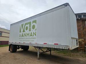 lot 8 image: 1988 SEMI TRAILER