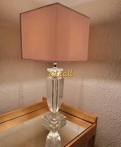 lot 41 image: Heavy Lucite Urn Table Lamp with Moc Croc Shade