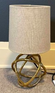 lot 96 image: Gilt Joined Ring Table Lamp