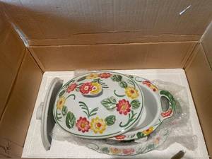 lot 10 image: 6 Piece Oval Handpainted Ovenware Set with Floral Embroidery Design