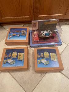 lot 18 image: Collectors Lane Dollhouse Furniture Set with Breakfast with Tiffany Scene