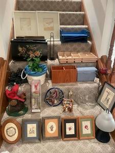 lot 61 image: Assorted Decorative and Organizational Items Set
