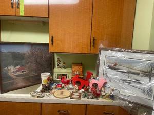lot 66 image: Assorted Collection of Decorations and Art Pieces