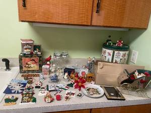 lot 67 image: Collection of Assorted Christmas Decorations and Ornaments