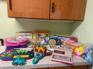 lot 68 image: Assorted Childrens Learning Toys and Games Collection