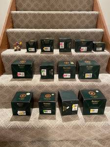 lot 84 image: Collection of 14 Boyds Bears Figurines in Original Boxes