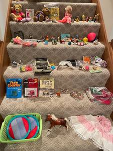 lot 173 image: Collection of Vintage Toys, Games, and Figurines