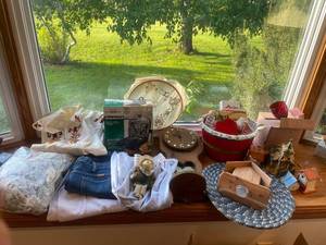 lot 179 image: Eclectic Set of Home Decor Items Including Clock, Sandwich Maker, and More