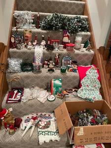 lot 181 image: Large Collection of Assorted Christmas Decorations and Ornaments
