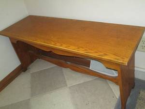 lot 507 image: Sturdy hardwood decorative bentry b...