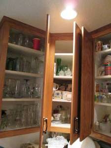 lot 521 image: Content of (3) upper Cupboards to i...