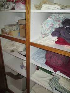 lot 528 image: Content of linen closet to include ...