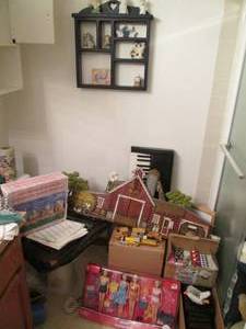 lot 532 image: Wall shelf, nik naks, Bunny village...