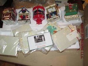 lot 544 image: Musical trinket box grouping with g...