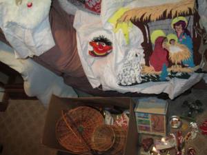 lot 553 image: Craft projects, wicker baskets, bra...