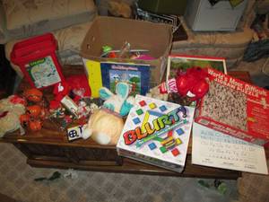 lot 565 image: Kids toys, puzzles, games and more...