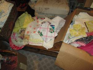 lot 583 image: Hand embroidered linens, assorted f...