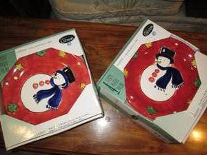 lot 585 image: (2) Sets of 4pc Snowman Dinner plat...