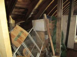 lot 587 image: Entire contents of barn loft includ...