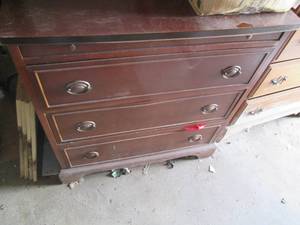 lot 594 image: Vintage Wood 3-drawer Chest dresser...