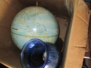 lot 595 image: Vintage Spinning World Globe on met...