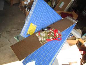 lot 605 image: Huge mixed lot of Fiskars two-sided...