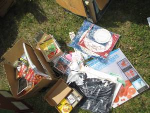 lot 611 image: Tons of brand new crafting tools, s...