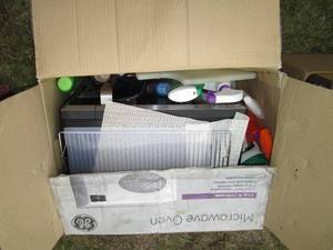 lot 613 image: Hamilton Beach countertop microwave...