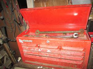lot 709 image: Toolbox full of tools