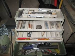 lot 715 image: Tool box with assorted hand tools