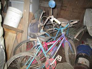 lot 718 image: Lot of vintage bicycles