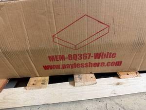 lot 29 image: 8in Queen Gel Memory Foam Mattress