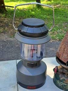lot 412 image: Coleman Rechargeable Battery-Powered Camp Lantern 5348-700 (Green)