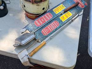 lot 417 image: Camp Fire Hot Sandwich & Treat Maker with Roasting Skewer